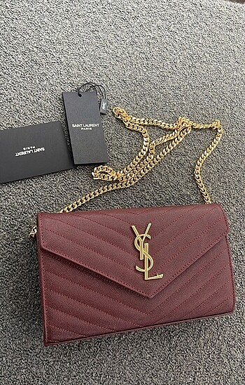 Yves Saint Laurent SAİNT LAURENT