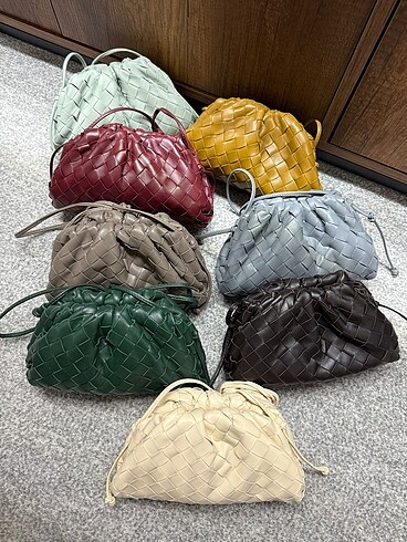 AYNI GÜN KARGO BOTTEGA POUCH