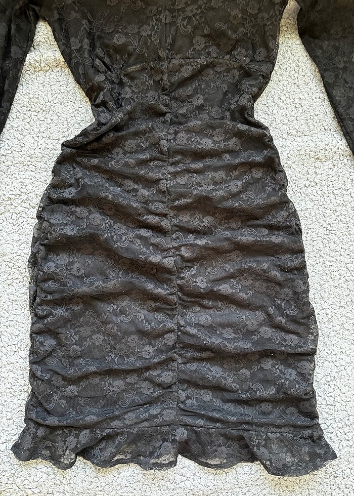 Siyah dantel detaylı şık elbise - Görsel 5