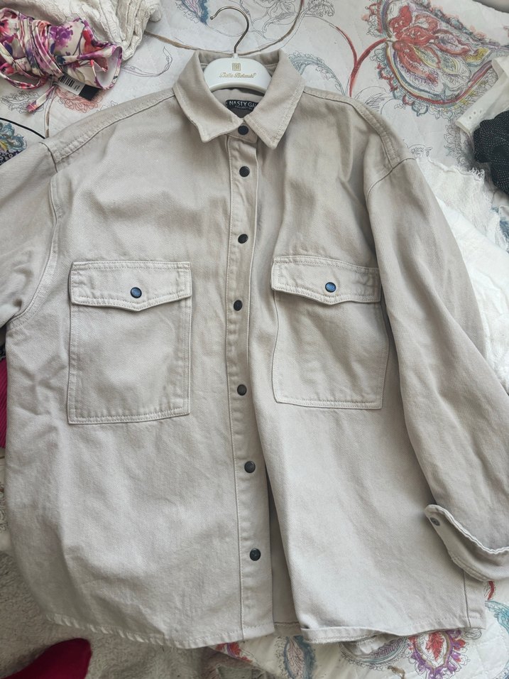 Bej Kadın Düğmeli Uzun Kollu Gömlek kalın kumaş - Görsel 2