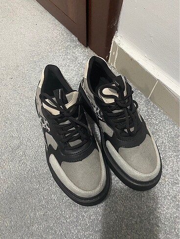 Adidas Sneaker