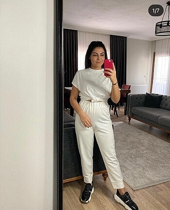 Son bir adet Beyaz renk eşofman altı