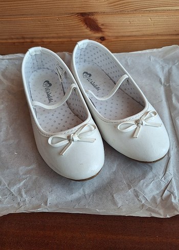 Kız Çocuk Beyaz Fiyonklu Babet - Görsel 2