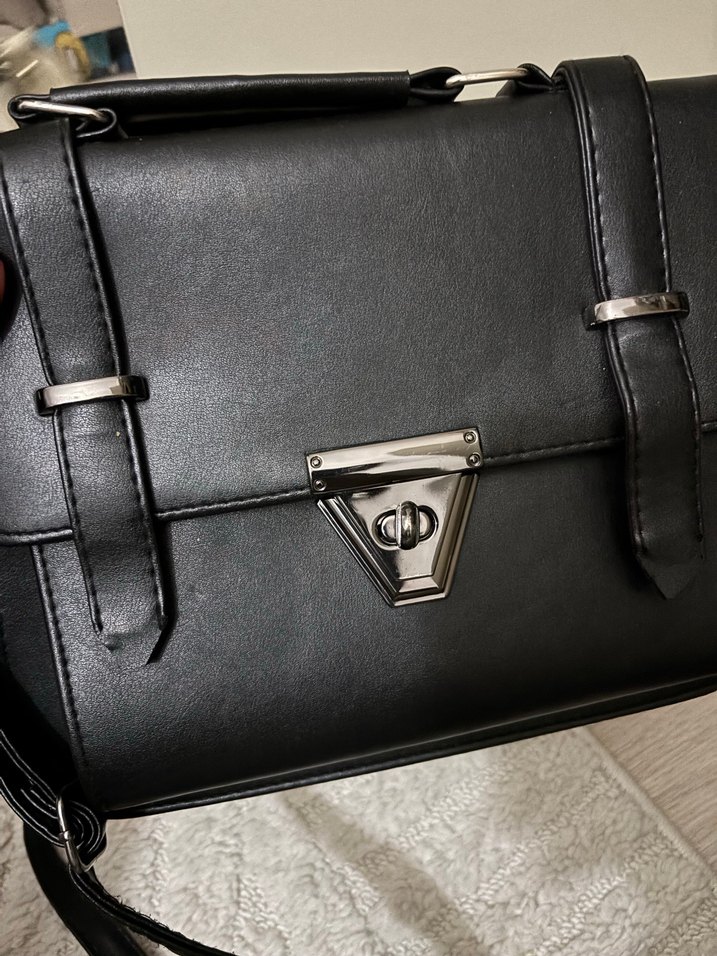 Siyah Deri Tokalı Kadın Çanta - Görsel 4