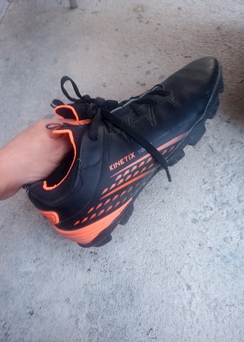 Kinetix Siyah Bağcıklı Erkek Futbol Ayakkabısı