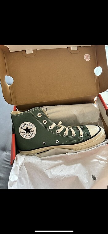 Converse az giyilmiş ayakkabi