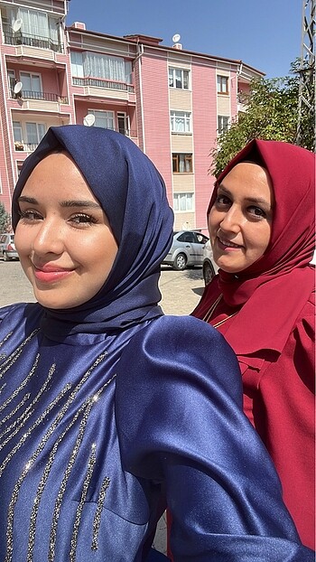 Düğünlerde giyebilceğiniz o güzel elbise