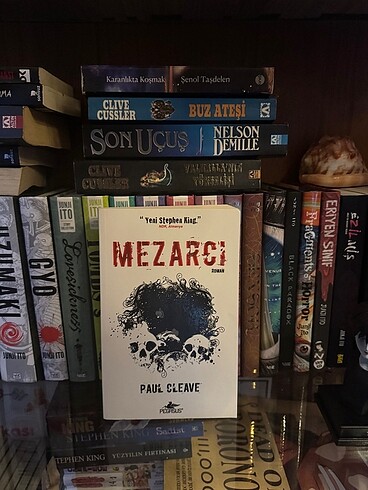 Mezarcı Paul Cleave