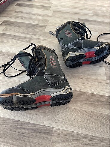 Snowboard Botu - Görsel 3