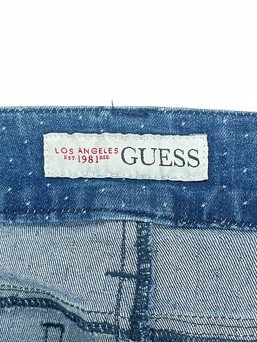 36 Beden çeşitli Renk Guess Mini Şort %70 İndirimli.
