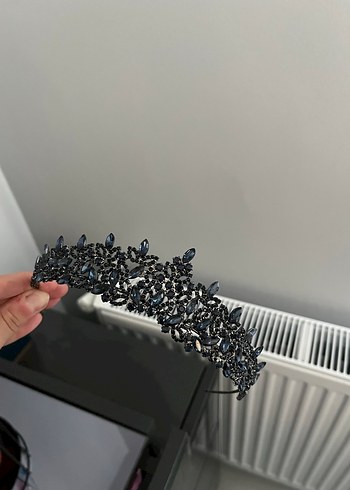 Siyah Parlak Cam Taşlı Gotik Saç Tacı - Görsel 3