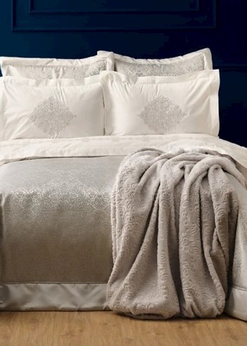 Beyaz Düz Desen Yatak Örtüsü - Görsel 2