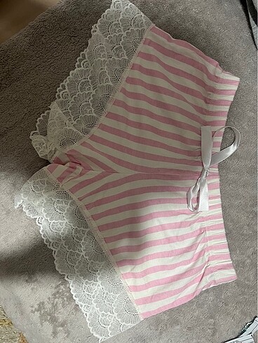Pembe çizgili pijama altı
