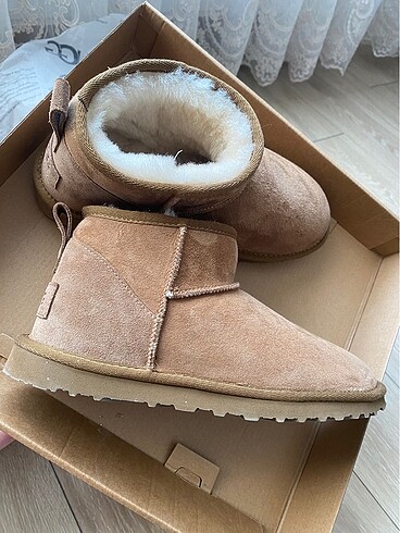 39 Beden Ugg Classic Ultra Mini