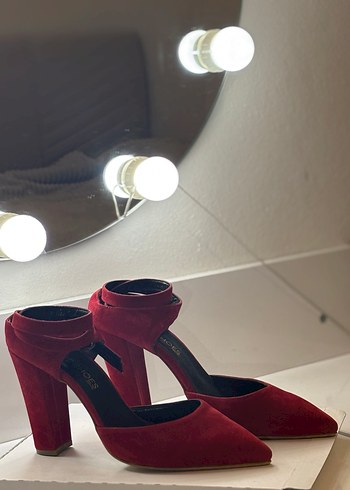 Kırmızı Süet Topuklu Kadın Ayakkabı - Görsel 3