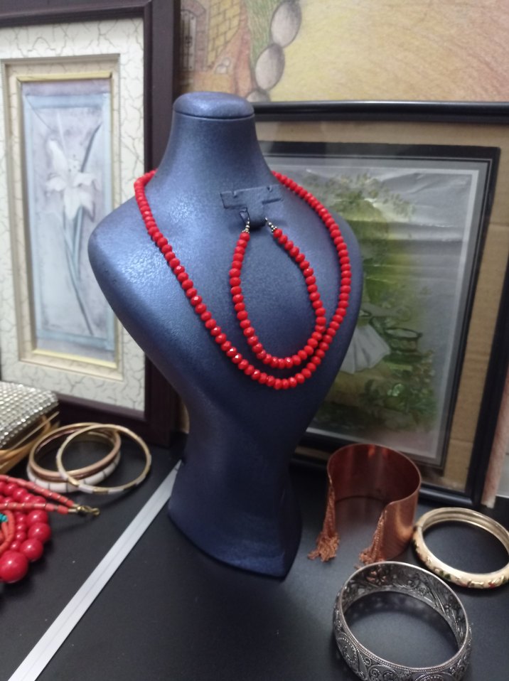 Uzun Kırmızı Boncuklu Kadın Kolye - Görsel 2