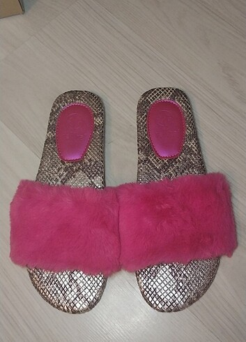 Elle Fuşya Peluş Terlik