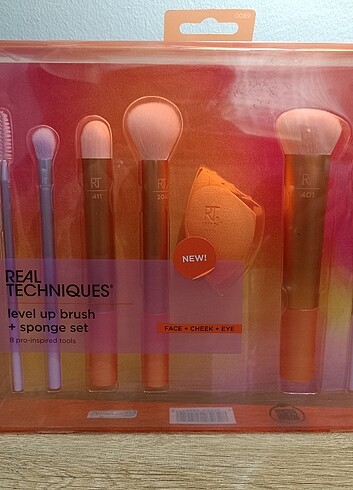 Real Techniques universal