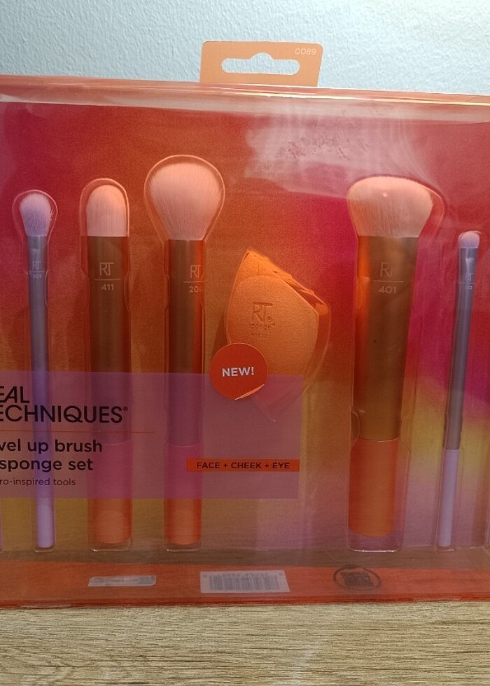 Real Techniques level up brush + sponge set - Görsel 3