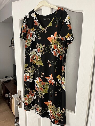 Zara Cicekli Elbise
