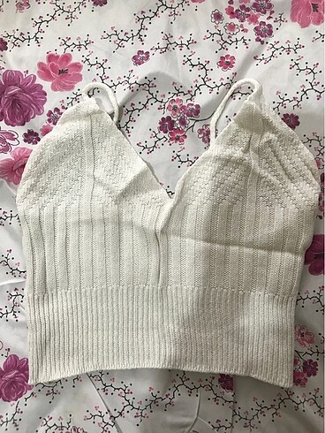 Beyaz askılı crop