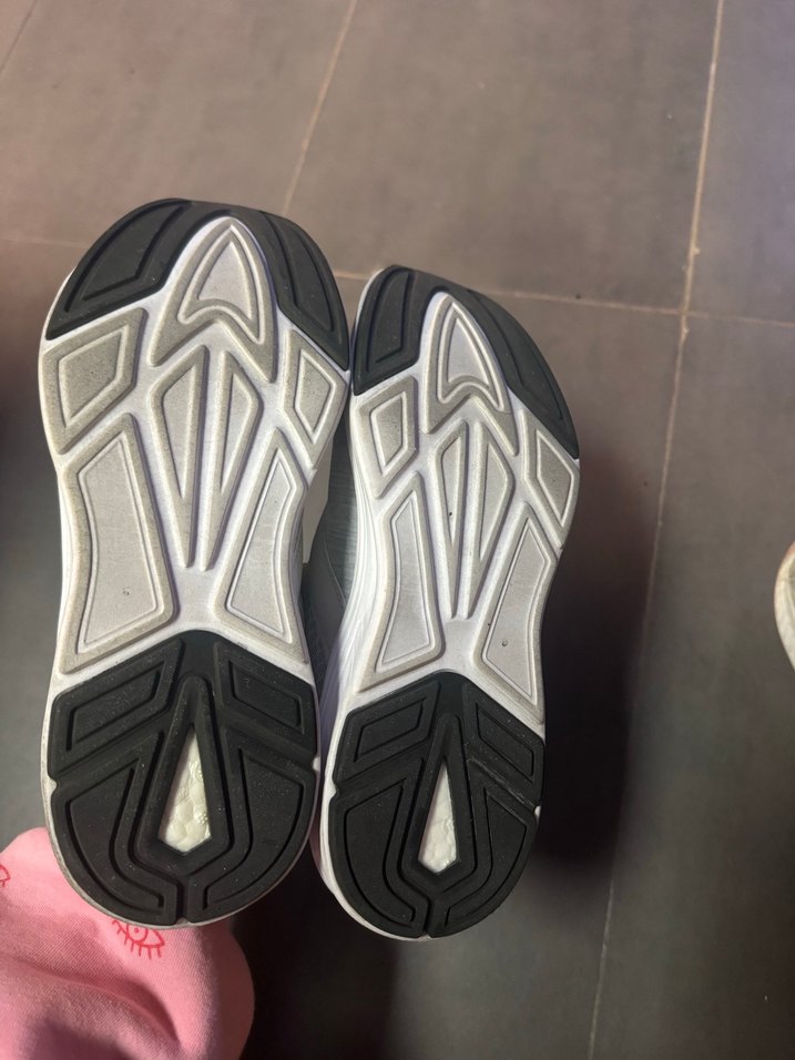 Gri Bağcıklı Kadın Spor Ayakkabısı - Görsel 3