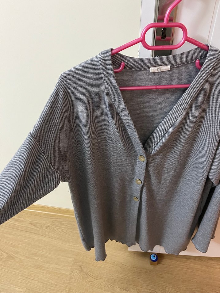 Gri Renk Kadın Hırka - Görsel 3