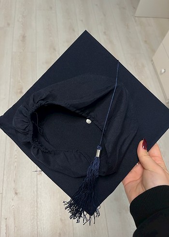 Medipol Üniversitesi Mezuniyet Cübbesi Ve Kep'i - Görsel 6