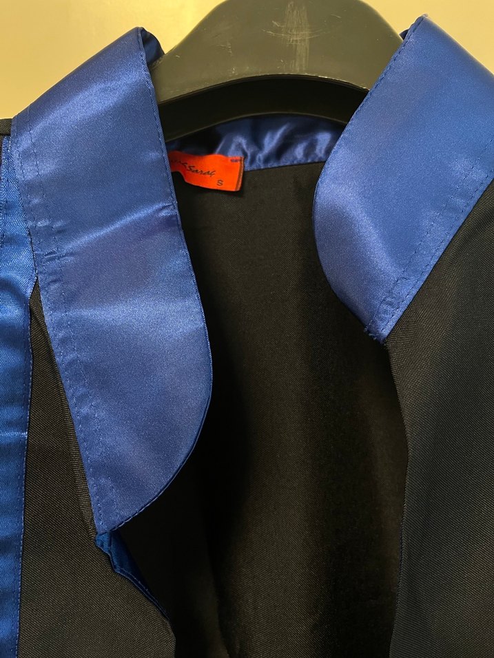 Medipol Üniversitesi Mezuniyet Cübbesi Ve Kep'i - Görsel 3