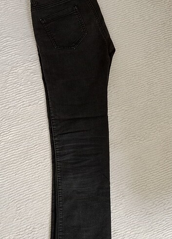 Diğer 8 adet pantolon 