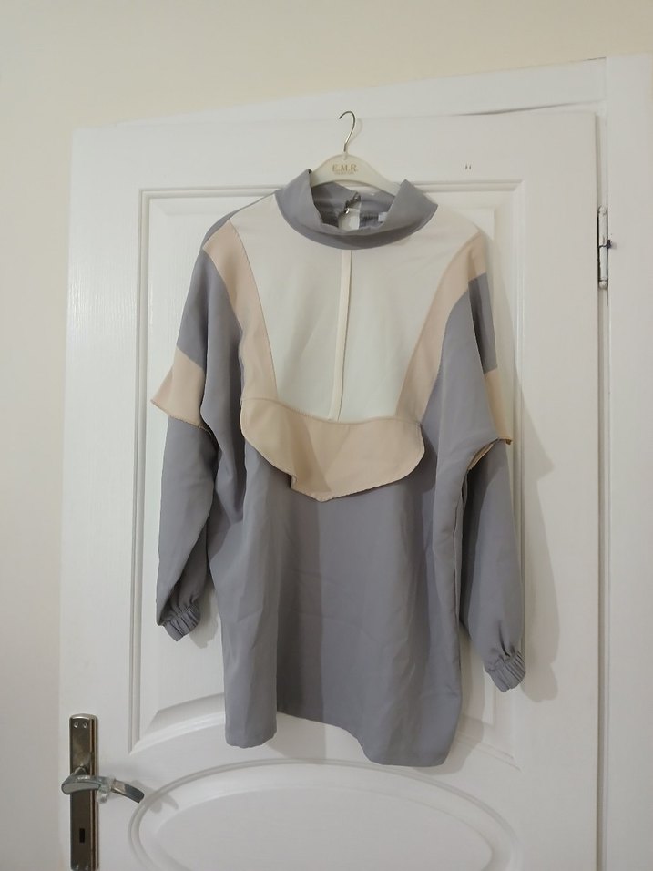 Gri Salaş Yüksek Yakalı Hamile Bluzu - Görsel 2