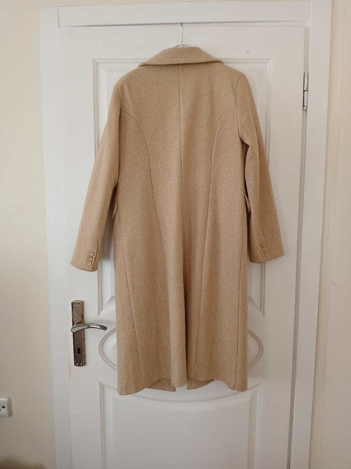 Bej Düğmeli Uzun Kaban - Görsel 4