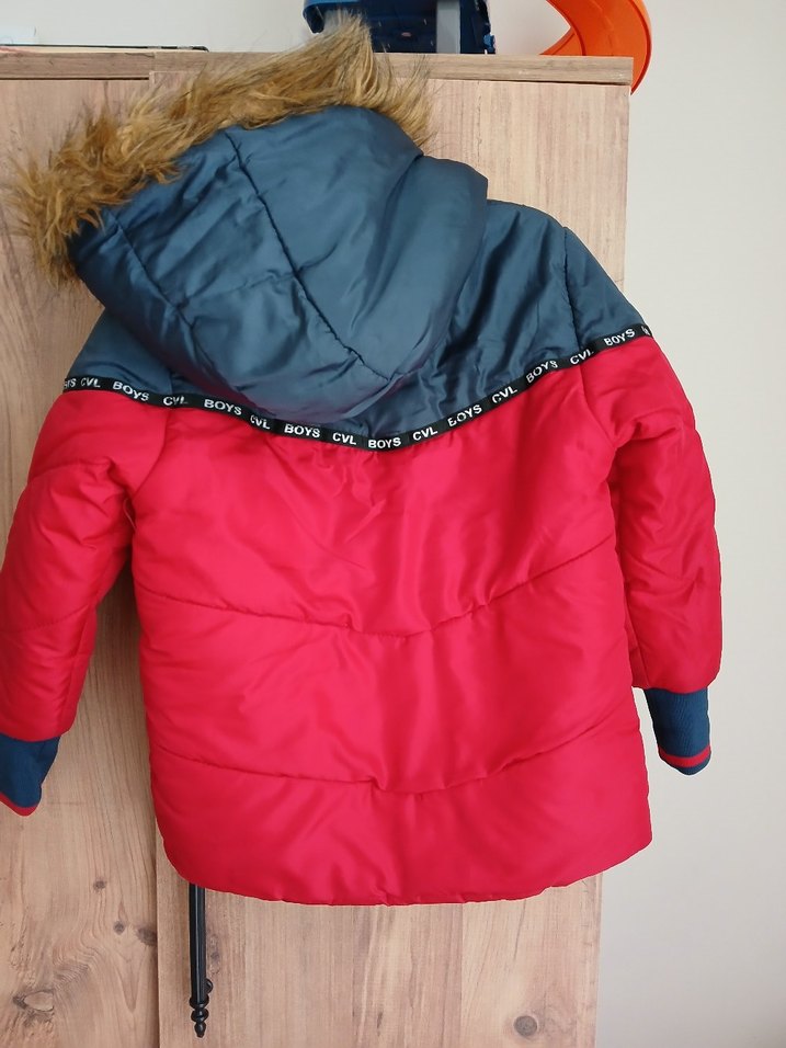 Kürklü Kapüşonlu Erkek Çocuk Kırmızı Mont - Görsel 3