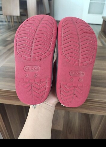 27 Beden kırmızı Renk C10 numara crocs
