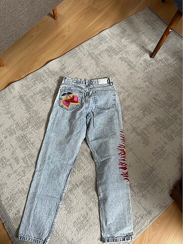 34 Beden Bershka desenli pantolon