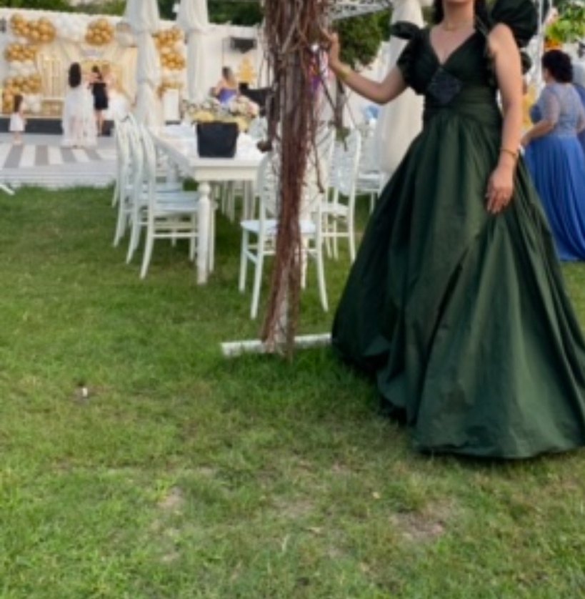 Uzun Yeşil V Yaka Drapeli Kadın Abiye 36-38 beden uyumludur - Görsel 2