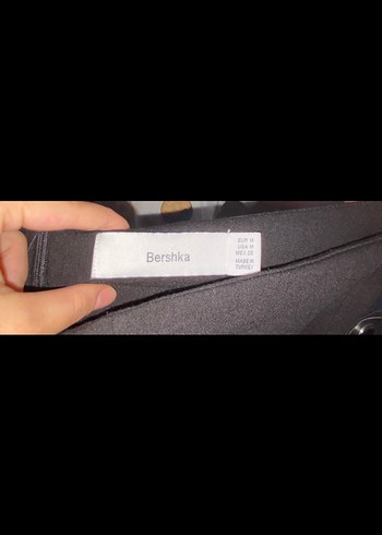 Kemer Detaylı Siyah Deri Mini Etek - Görsel 3