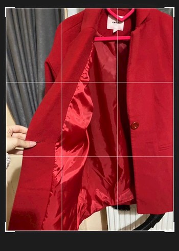 Kırmızı Düğmeli Kadın Kaban - Görsel 4