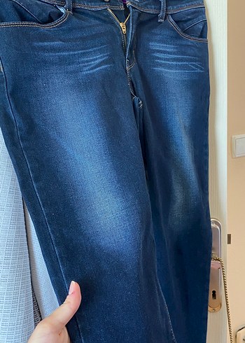 Levis Kemerli Koyu Mavi Kadın Midi Kot Pantolon