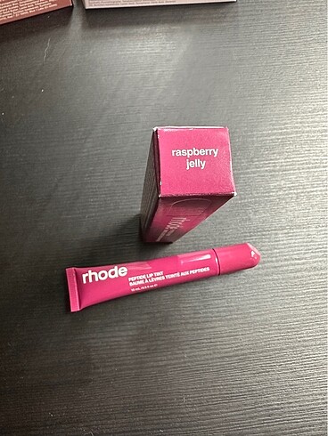 Rhode Peptide Lip Tint Rasberry Jelly