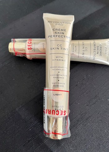 Revolution Pro CC Krem Perfecting Skin Tint Light 26ML - Görsel 2