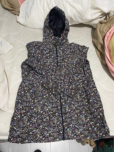 LC Waikiki ciceklk tertemiz yagmurluk