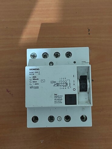 Kaçak akım rölesi kar elektrik tesisat malzemesi sigorta role