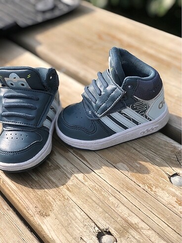 Adidas spor ayakkabı