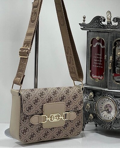 Guess model kalın askılı çanta