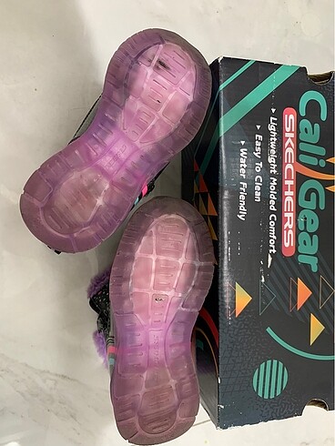 25 Beden Skechers ışıklı bot, 25 numara, çok kısa süre kullanıldı.