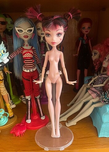 Rezerve Monster high draculaura dead tired