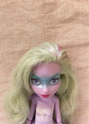 Beden Monster high twyla