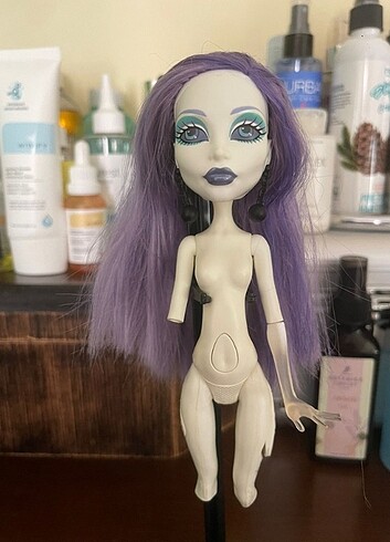 Monster high spectra