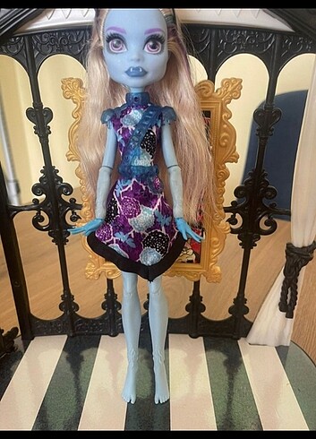 Beden Monster high abbey